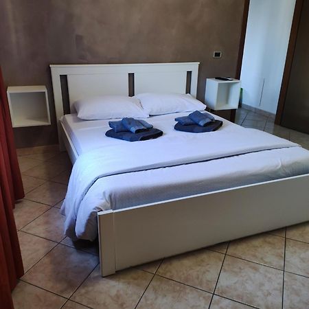 Alloggio Alfa - Central Apartment ชิวิตาเวกเกีย ภายนอก รูปภาพ