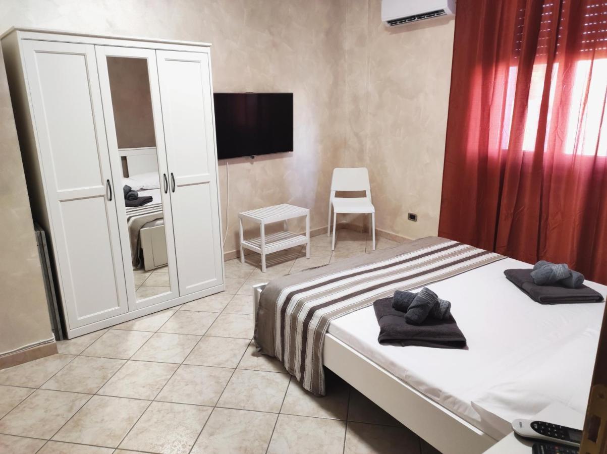 Alloggio Alfa - Central Apartment ชิวิตาเวกเกีย ภายนอก รูปภาพ