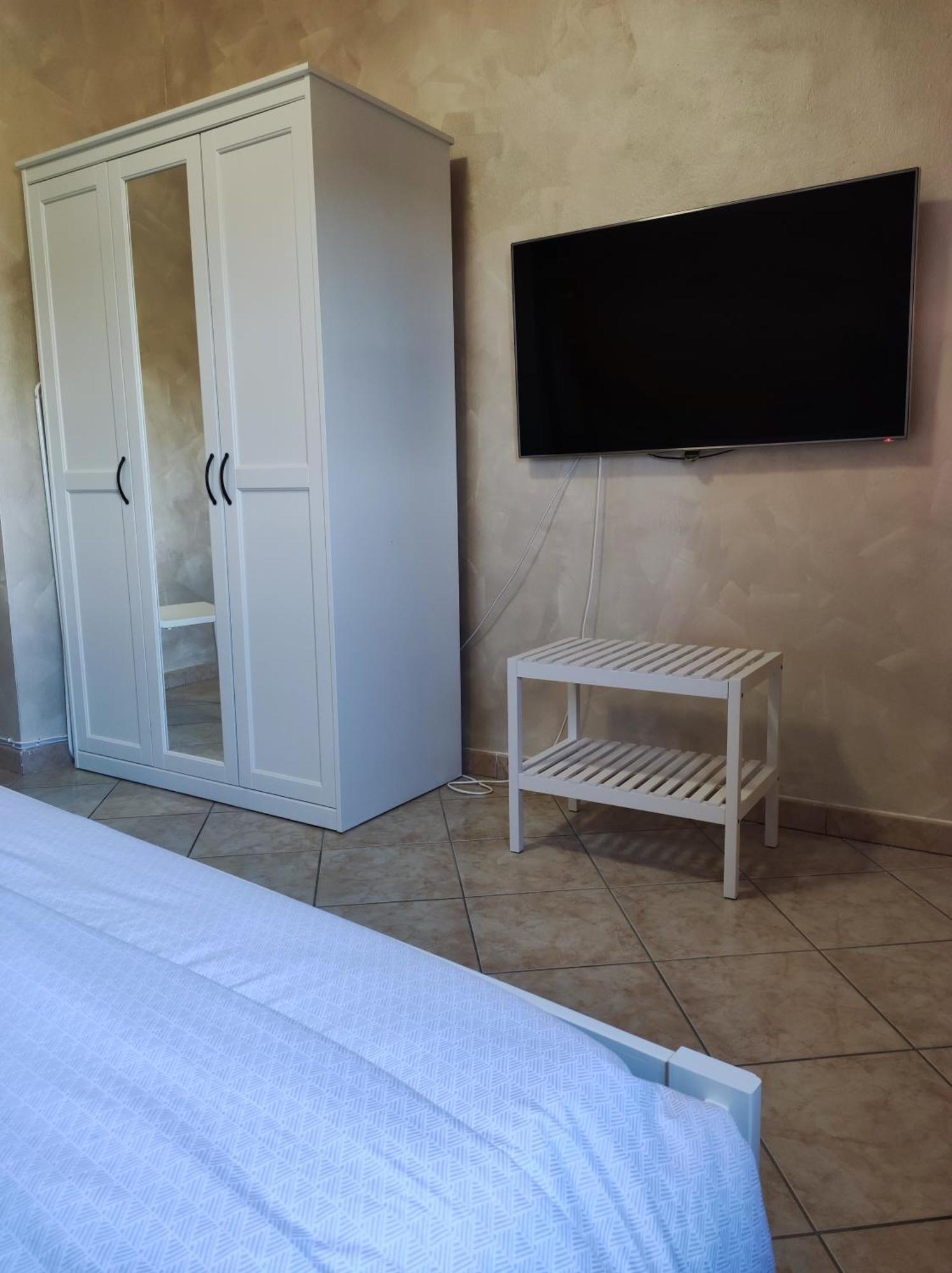 Alloggio Alfa - Central Apartment ชิวิตาเวกเกีย ภายนอก รูปภาพ