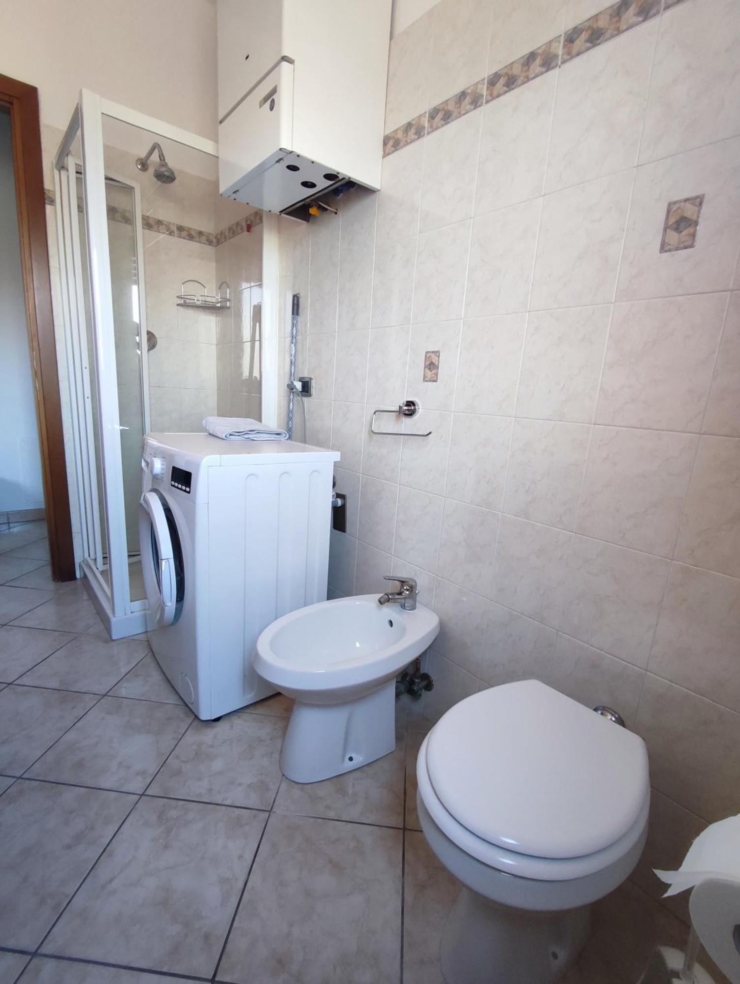 Alloggio Alfa - Central Apartment ชิวิตาเวกเกีย ภายนอก รูปภาพ